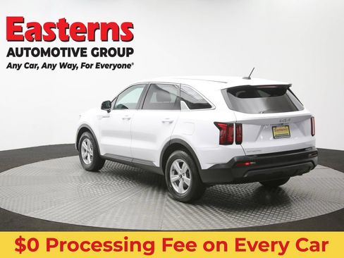 Used 2023 Kia Sorento LX FWD image 60