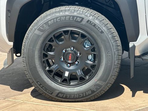 New 2026 Toyota 4Runner TRD Off-Road Premium AWD/4WD image 33