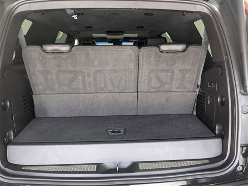 Used 2018 Cadillac Escalade Platinum image 29