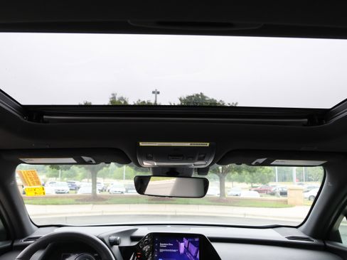 Used 2024 Lexus UX 250h FWD w/ Premium Package image 31