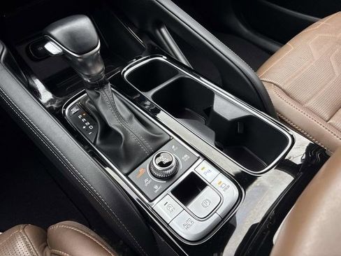 Used 2022 Kia Telluride SX w/ SX Prestige Package image 34