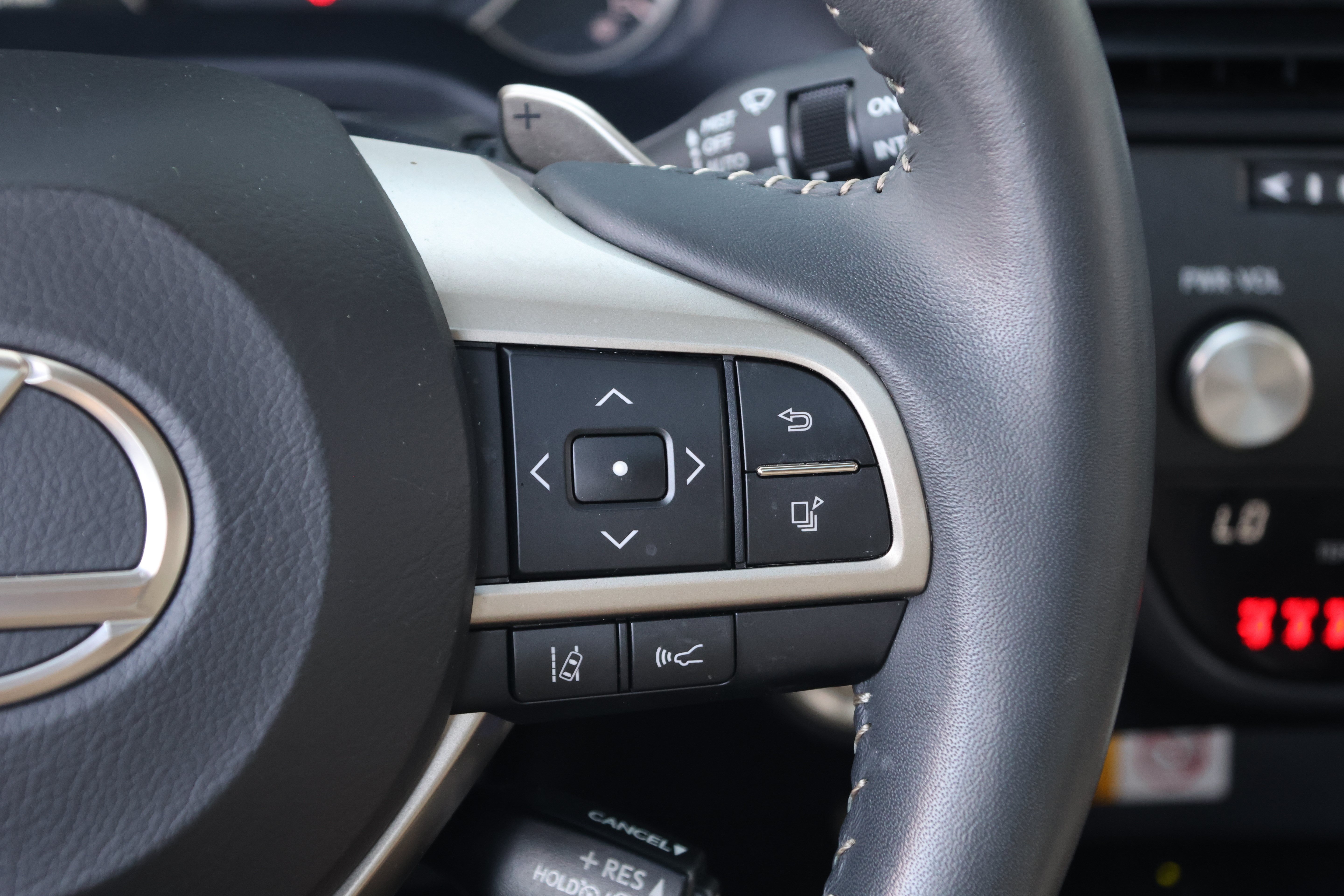 Used 2022 Lexus RX 350 FWD w/ Premium Package image 31