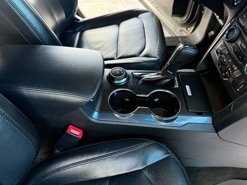 Used 2017 Ford Explorer XLT w/ Equipment Group 202A image 27