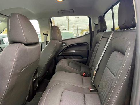 Used 2022 Chevrolet Colorado LT w/ LT Convenience Package image 11