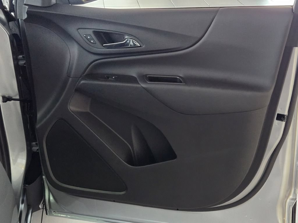 Certified 2024 Chevrolet Equinox LT w/ LPO, Floor Liner Package FWD image 5