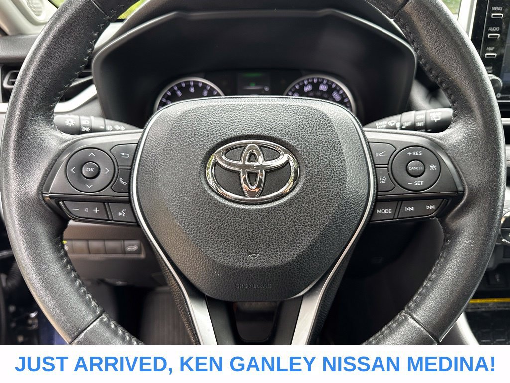 Used 2021 Toyota RAV4 XLE Premium AWD/4WD image 12