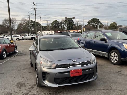 Used 2019 Kia Rio S image 4