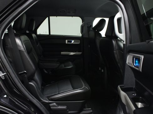 Used 2022 Ford Explorer Limited AWD/4WD image 16