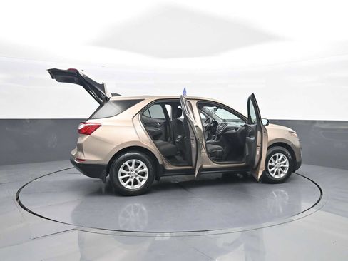 Used 2018 Chevrolet Equinox LT AWD/4WD image 46