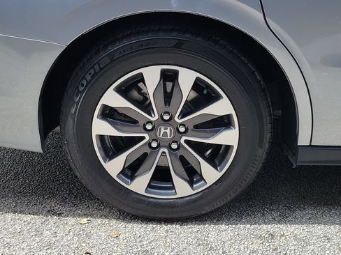 Used 2021 Honda Odyssey EX-L image 5