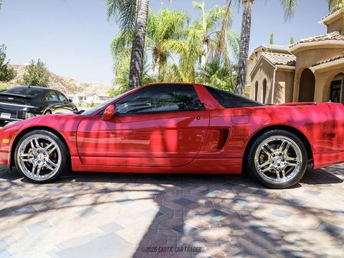 Used 2004 Acura NSX T RWD image 16