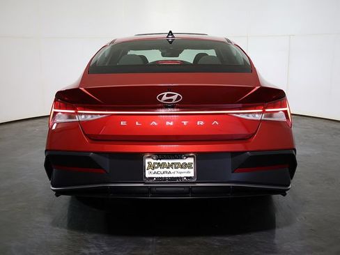 Used 2025 Hyundai Elantra SEL FWD image 10