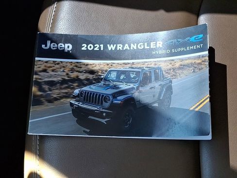 Used 2021 Jeep Wrangler Unlimited Rubicon 4xe w/ Dual Top Group AWD/4WD image 26