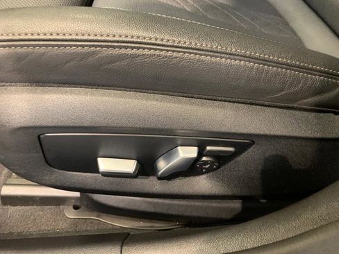 Used 2022 BMW 540i xDrive w/ M Sport Package image 19