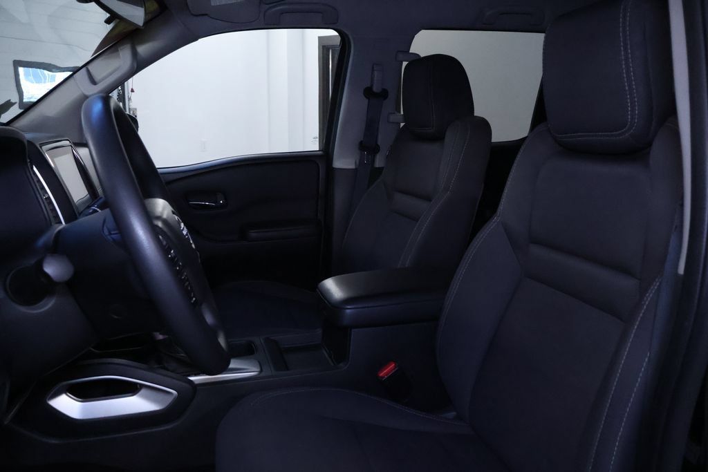 Used 2023 Nissan Frontier SV AWD/4WD image 11
