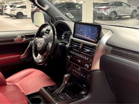 Certified 2023 Lexus GX 460 Premium w/ Premium Package AWD/4WD image 32