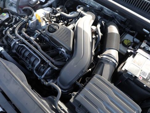 Used 2025 Volkswagen Jetta SE FWD image 24