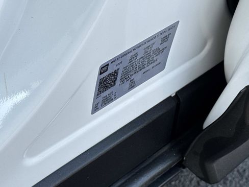 Used 2024 Chevrolet Equinox LS w/ Driver Confidence II Package image 31