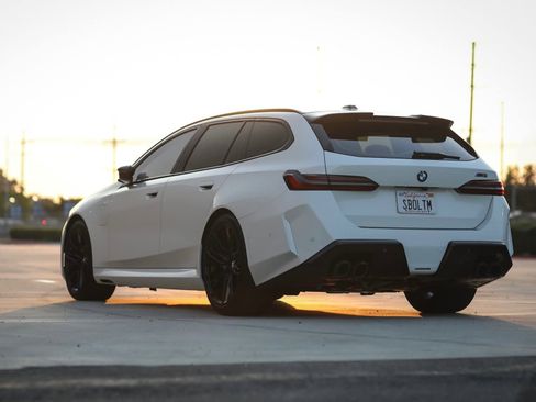 Used 2025 BMW M5 Touring w/ M Driver's Package image 3