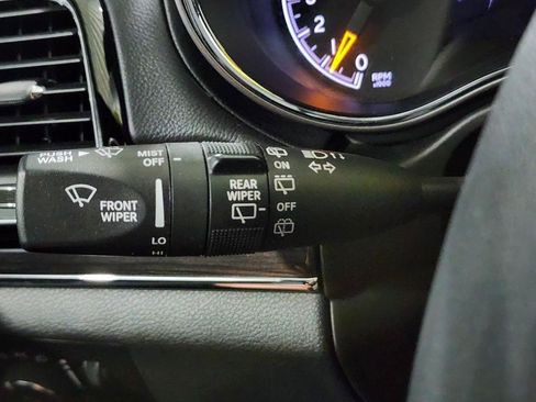 Used 2020 Jeep Grand Cherokee Overland AWD/4WD image 16