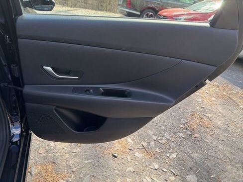 Certified 2023 Hyundai Elantra SEL image 12