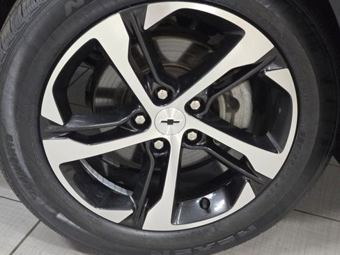 Used 2024 Chevrolet Trax RS FWD image 9