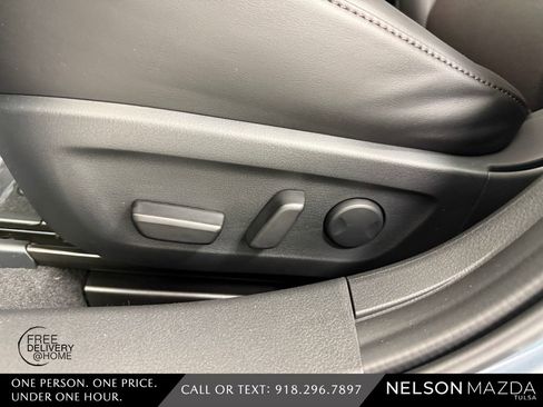 New 2026 MAZDA MAZDA3 Hatchback w/Premium Plus Pkg image 19