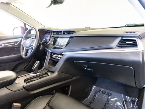 Used 2017 Cadillac XT5 Luxury w/ Driver Awareness Package FWD image 32