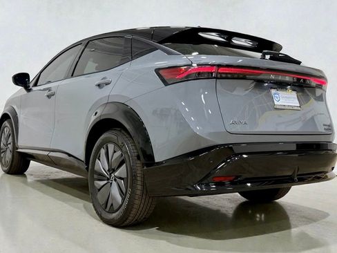 Used 2023 Nissan Ariya AWD image 12