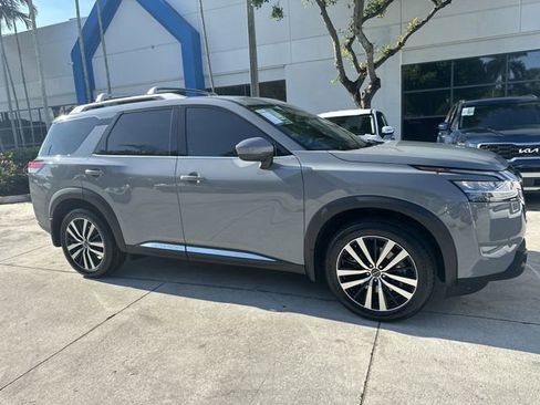 Used 2024 Nissan Pathfinder Platinum w/ Cargo Package FWD image 32
