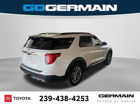 Used 2022 Ford Explorer XLT w/ Equipment Group 202A image 8