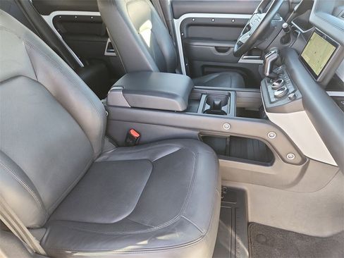 Used 2024 Land Rover Defender 110 S image 22