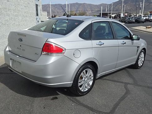 Used 2009 Ford Focus SEL FWD image 4