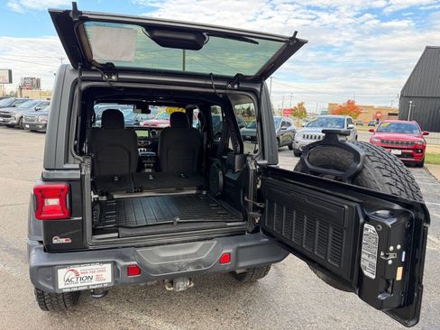 Used 2019 Jeep Wrangler Unlimited Sahara w/ Advanced Safety Group image 42