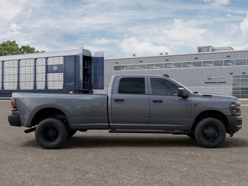 New 2026 RAM 3500 Tradesman AWD/4WD image 21