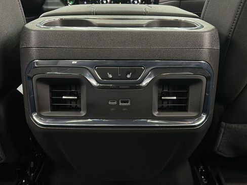 Used 2025 GMC Sierra 1500 SLT w/ SLT Premium Plus Package image 42