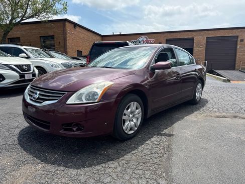 Used 2011 Nissan Altima 2.5 S FWD image 1