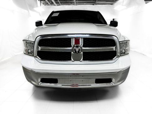 Used 2020 RAM 1500 Classic SLT image 2
