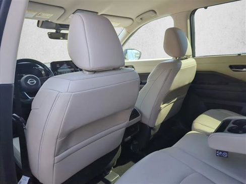 Used 2025 Nissan Pathfinder SL FWD image 20