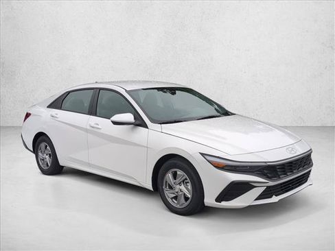 New 2026 Hyundai Elantra SE FWD image 7