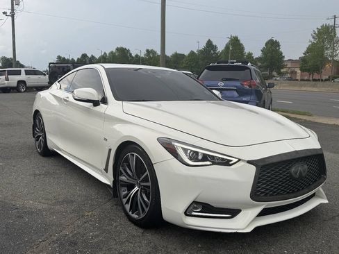 Used 2020 INFINITI Q60 3.0t Luxe RWD image 5