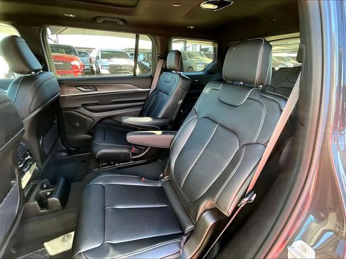New 2025 Jeep Grand Cherokee L Limited AWD/4WD image 19