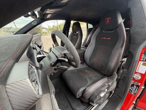 Used 2024 Lamborghini Urus Performante AWD/4WD image 14