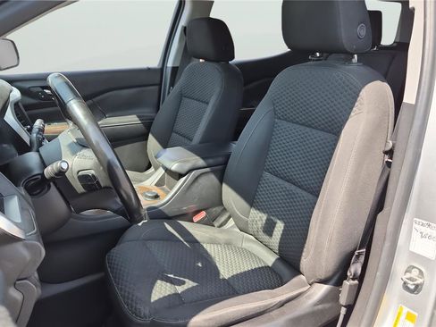Used 2018 GMC Acadia SLE FWD image 10