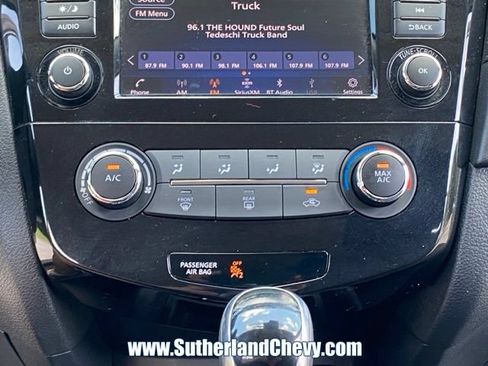 Used 2019 Nissan Rogue FWD image 28