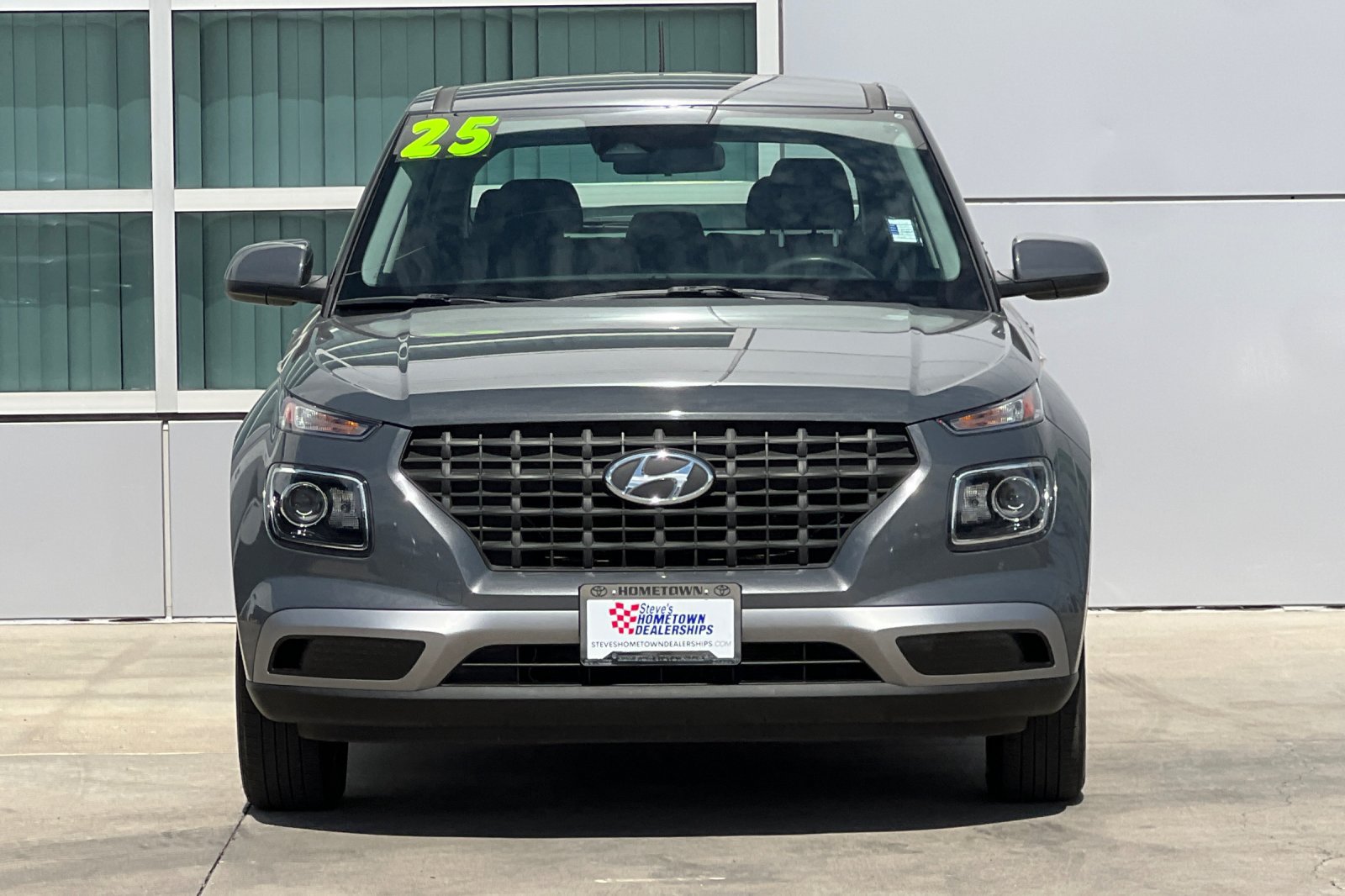 Used 2025 Hyundai Venue SE FWD image 6