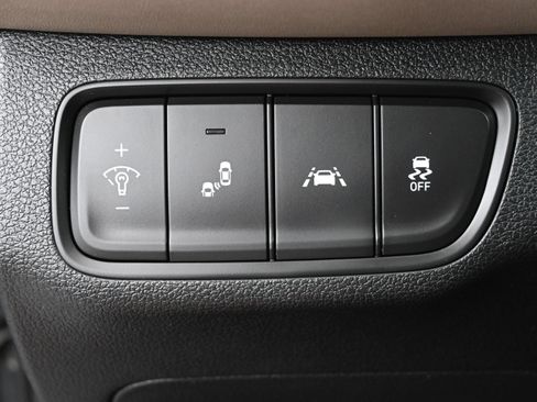 Used 2020 Hyundai Santa Fe SEL FWD image 12
