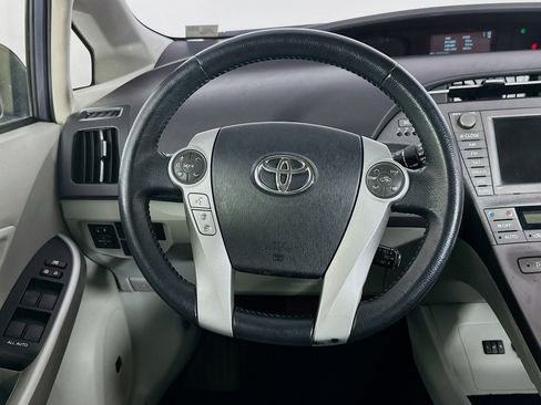 Used 2014 Toyota Prius Four image 17