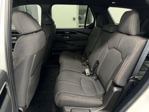 Used 2025 Honda Pilot Sport image 17