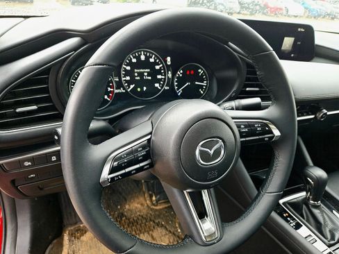 Certified 2025 MAZDA MAZDA3 s FWD image 9